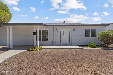 Exterior - 1367 E Mitchell Dr, Phoenix, AZ 85014 photo 2 of 10