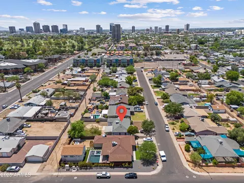 View/Area - 1367 E Mitchell Dr, Phoenix, AZ 85014 photo 5 of 6