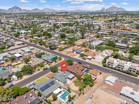 View/Area - 1367 E Mitchell Dr, Phoenix, AZ 85014 photo 6 of 6