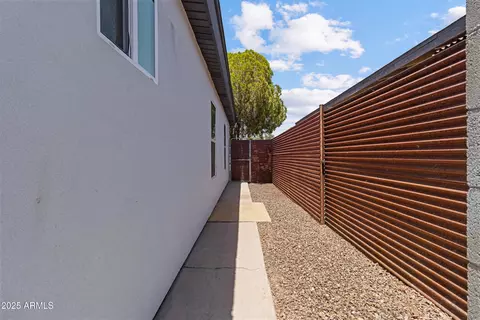 Exterior - 1367 E Mitchell Dr, Phoenix, AZ 85014 photo 10 of 10