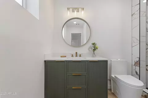 Bath - 1367 E Mitchell Dr, Phoenix, AZ 85014 photo 6 of 7