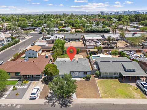 View/Area - 1367 E Mitchell Dr, Phoenix, AZ 85014 photo 2 of 6