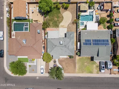 View/Area - 1367 E Mitchell Dr, Phoenix, AZ 85014 photo 3 of 6