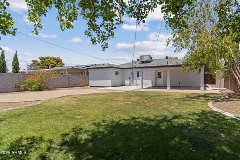 Exterior - 1367 E Mitchell Dr, Phoenix, AZ 85014 photo 9 of 10
