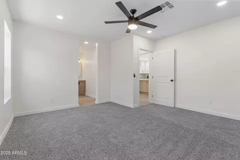 Bedroom - 1367 E Mitchell Dr, Phoenix, AZ 85014 photo 3 of 7