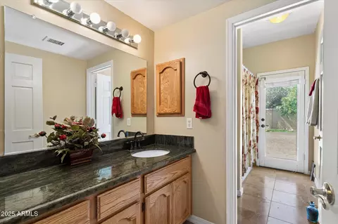 Bath - 4136 E Greenway Cir, Mesa, AZ 85205 photo 3 of 5