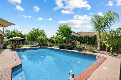 Exterior - 4136 E Greenway Cir, Mesa, AZ 85205 photo 4 of 5