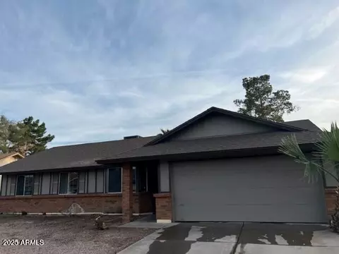 2215 E Dragoon Ave, Mesa, AZ 85204