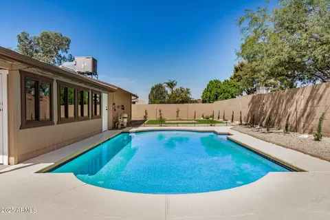 Exterior - 308 W Oraibi Dr, Phoenix, AZ 85027 photo 2 of 7