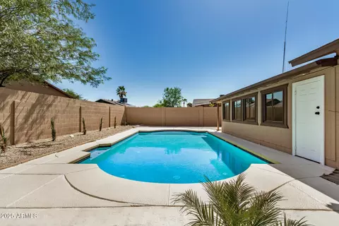 Exterior - 308 W Oraibi Dr, Phoenix, AZ 85027 photo 5 of 7