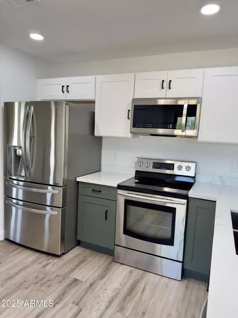 308 W Oraibi Dr, Phoenix, AZ 85027