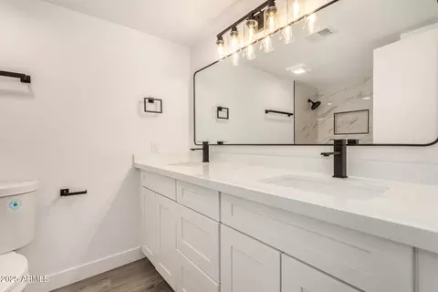 Bath - 308 W Oraibi Dr, Phoenix, AZ 85027 photo 1 of 3