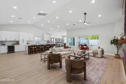 3220 W Frankfurt Dr, Chandler, AZ 85226