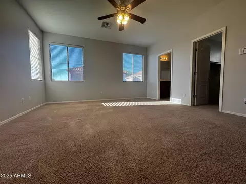 Living - 876 S Colonial Dr, Gilbert, AZ 85296 photo 2 of 2