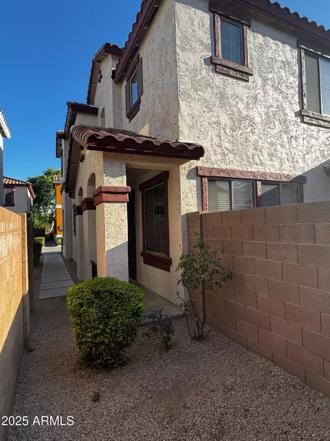 Exterior - 876 S Colonial Dr, Gilbert, AZ 85296 photo 2 of 3