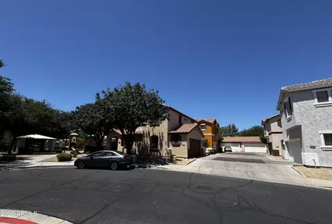 876 S Colonial Dr, Gilbert, AZ 85296