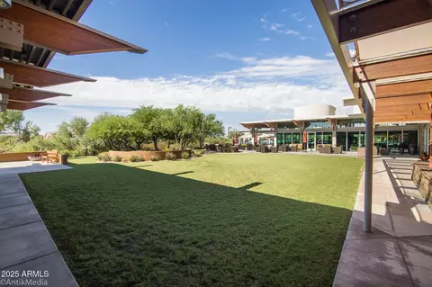 Exterior - 3977 E Cat Balue Dr, Phoenix, AZ 85050 photo 6 of 11