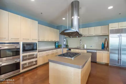 Kitchen - 3977 E Cat Balue Dr, Phoenix, AZ 85050 photo 6 of 6