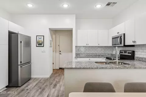 Kitchen - 2313 E Hidalgo Ave, Phoenix, AZ 85040 photo 1 of 3