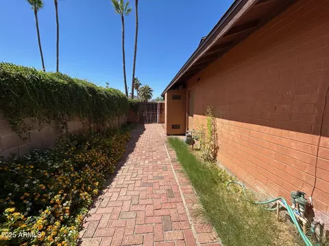 3740 E Mercer Ln, Phoenix, AZ 85028 photo 21