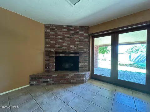 3740 E Mercer Ln, Phoenix, AZ 85028 photo 7