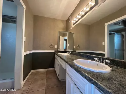3740 E Mercer Ln, Phoenix, AZ 85028 photo 12