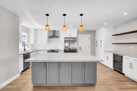 2801 E Sunnyside Dr, Phoenix, AZ 85028 photo 7