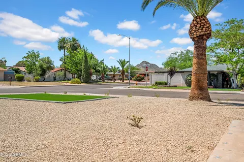 2801 E Sunnyside Dr, Phoenix, AZ 85028 photo 27