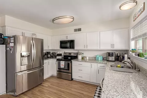 Kitchen - 3447 E Dolphin Ave, Mesa, AZ 85204 photo 2 of 5