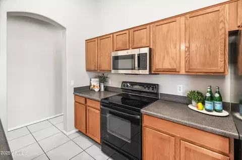 Kitchen - 2541 N 86th Ave, Phoenix, AZ 85037 photo 4 of 6
