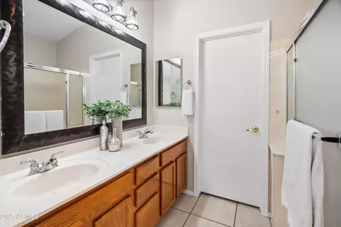 Bath - 2541 N 86th Ave, Phoenix, AZ 85037 photo 2 of 2