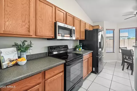 Kitchen - 2541 N 86th Ave, Phoenix, AZ 85037 photo 6 of 6