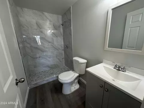 Bath - 2045 E Orange St, Tempe, AZ 85281 photo 3 of 3