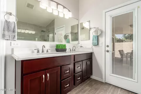 Bath - 4137 E Stanford Ave, Gilbert, AZ 85234 photo 1 of 3