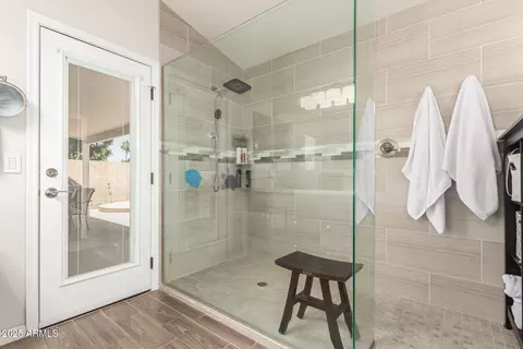Bath - 4137 E Stanford Ave, Gilbert, AZ 85234 photo 2 of 3
