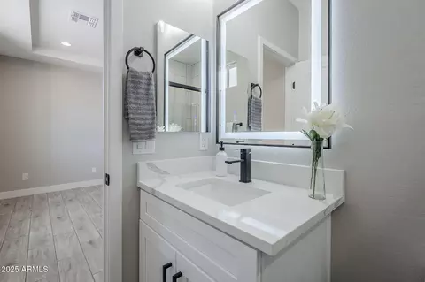 Bath - 656 W Taylor Ave, Coolidge, AZ 85128 photo 3 of 5