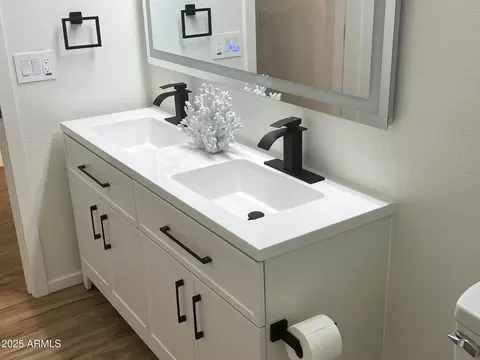 Bath - 1309 E Julie Dr, Tempe, AZ 85283 photo 5 of 12