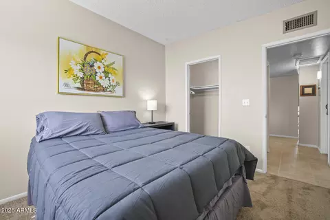 Bedroom - 735 E Cochise Dr, Phoenix, AZ 85020 photo 5 of 16