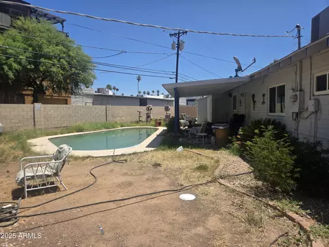 Exterior - 4030 N 33rd Pl, Phoenix, AZ 85018 photo 6 of 7