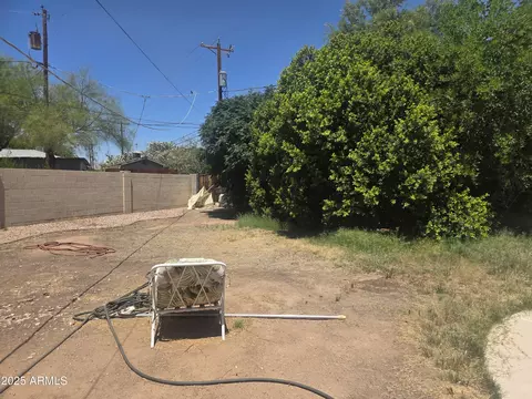 Exterior - 4030 N 33rd Pl, Phoenix, AZ 85018 photo 3 of 7