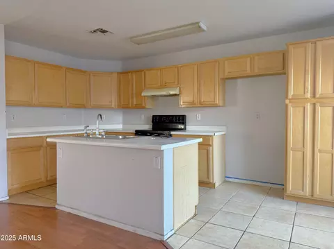 Kitchen - 8308 W Baxter Dr, Phoenix, AZ 85037 photo 2 of 2