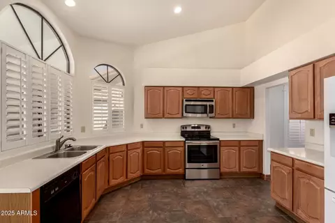 608 E Stonebridge Dr, Gilbert, AZ 85234 photo 8