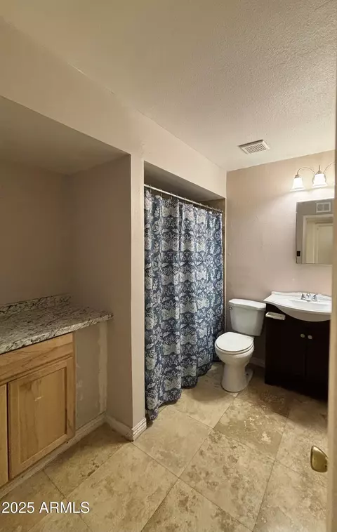 Bath - 4810 N 69th Dr, Phoenix, AZ 85033 photo 2 of 9