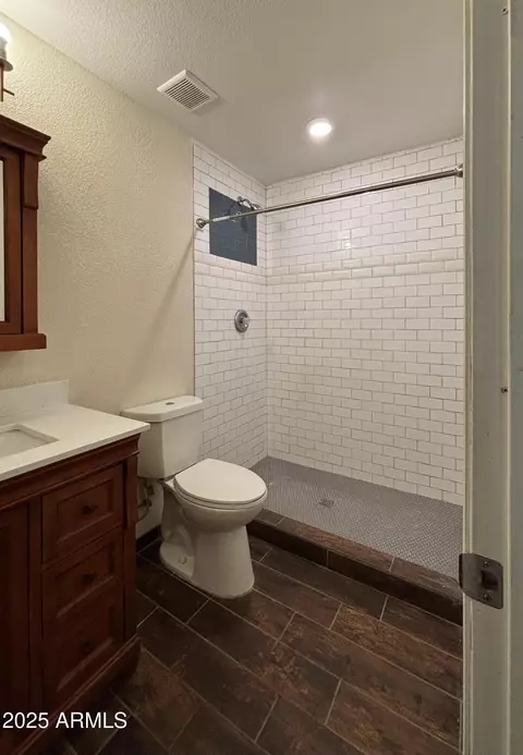 Bath - 4810 N 69th Dr, Phoenix, AZ 85033 photo 6 of 9