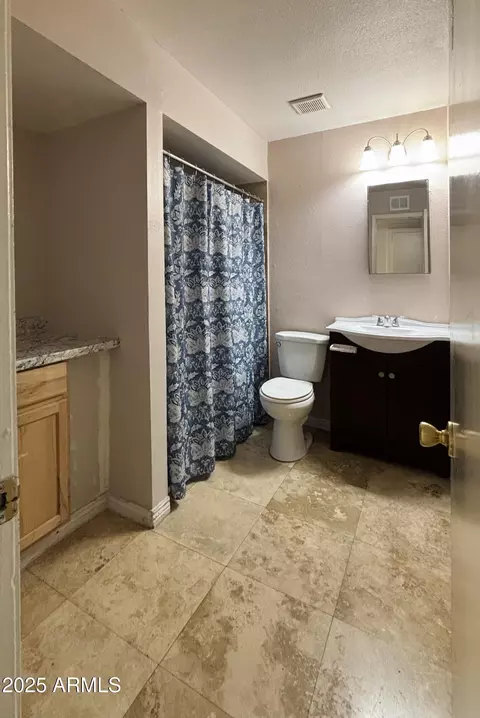 Bath - 4810 N 69th Dr, Phoenix, AZ 85033 photo 1 of 9