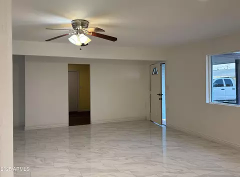 Living - 4810 N 69th Dr, Phoenix, AZ 85033 photo 2 of 4