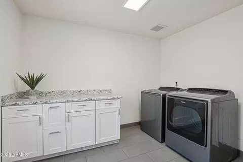 615 E Winter Dr, Phoenix, AZ 85020 photo 31