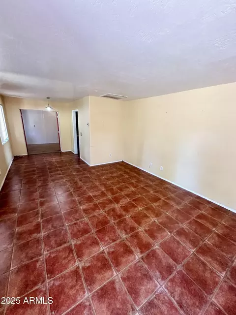 Living - 3211 W Campbell Ave, Phoenix, AZ 85017 photo 1 of 1