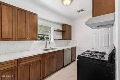 290 W Pinkley Ave, Coolidge, AZ 85128
