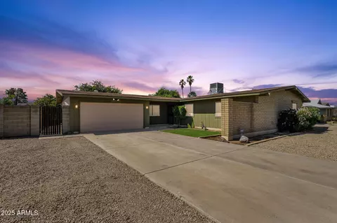 3537 W Shangri La Rd, Phoenix, AZ 85029